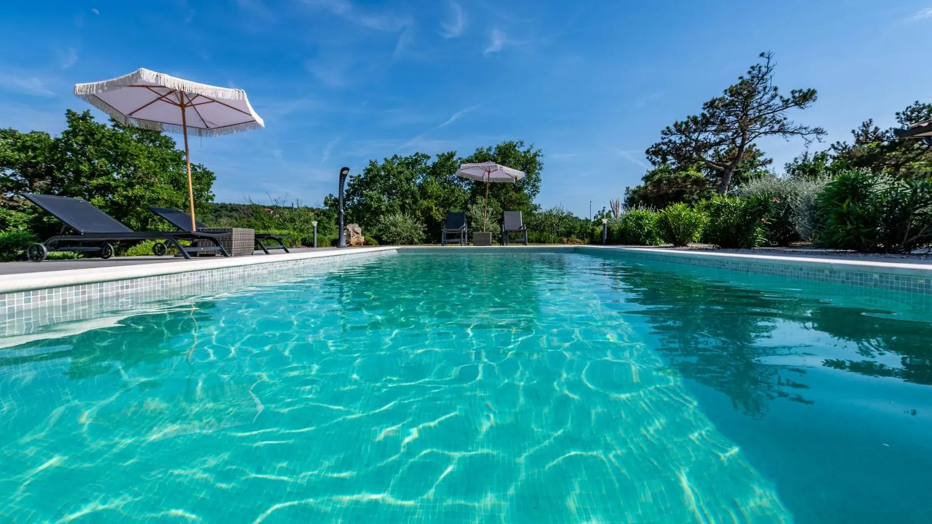 Villa Laura, A Charming And Private Villa Near The Sea Krapan Dom wakacyjny