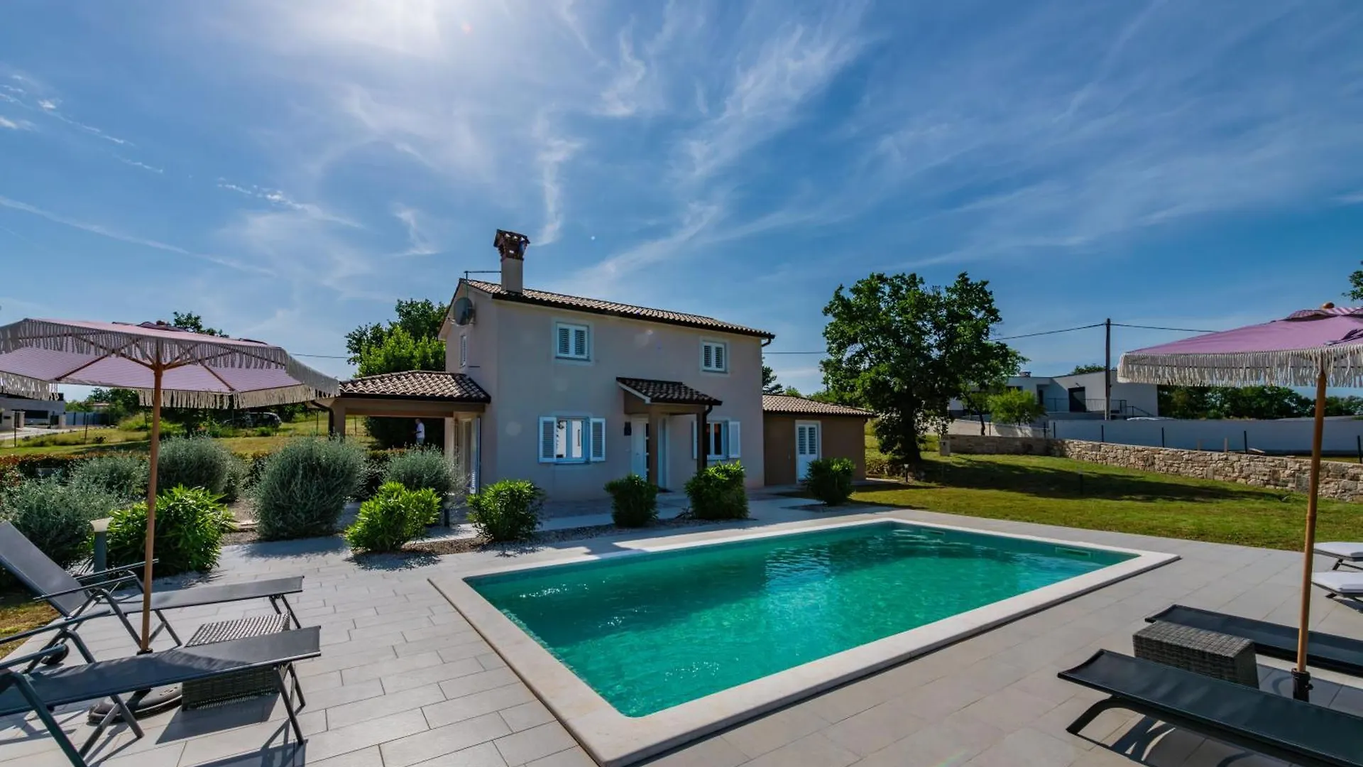 Villa Laura, A Charming And Private Villa Near The Sea location